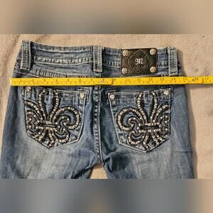 EUC Miss Me Fleur De Lis Jeans, Size 27